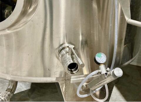 Cuve inox 304 - Chapeau flottant 50 HL (5 000 litres) LETINA