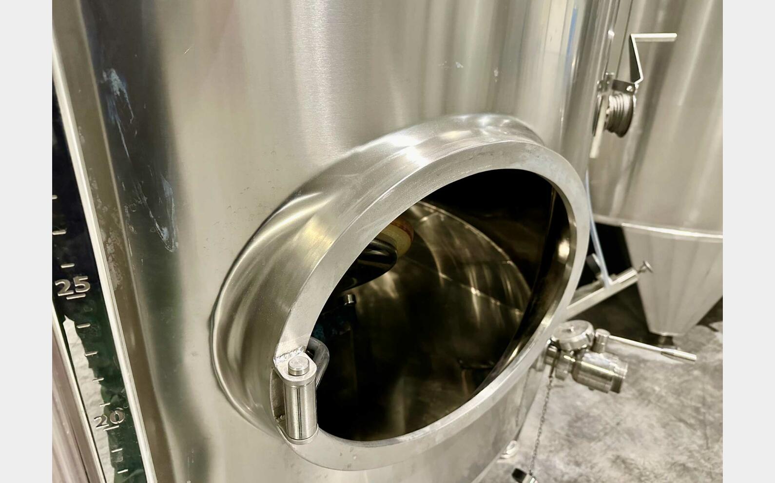 304 stainless steel tank - Floating top 150 HL (15,000 litres) LETINA