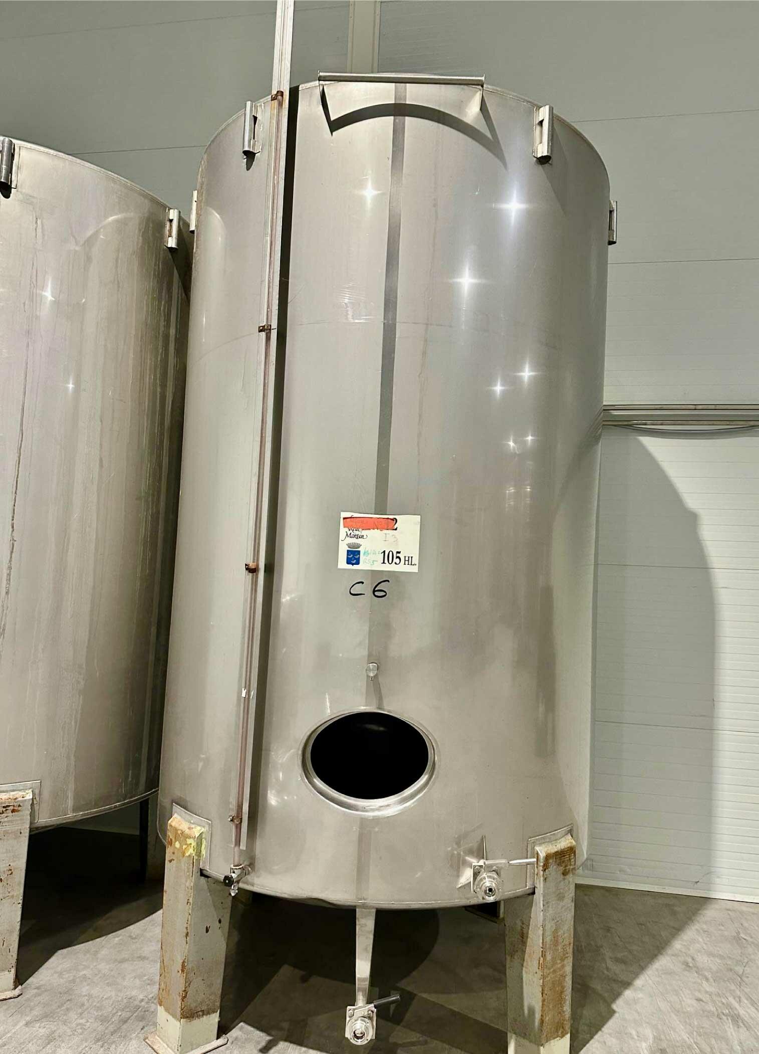 304 stainless steel tank - Conical base on feet