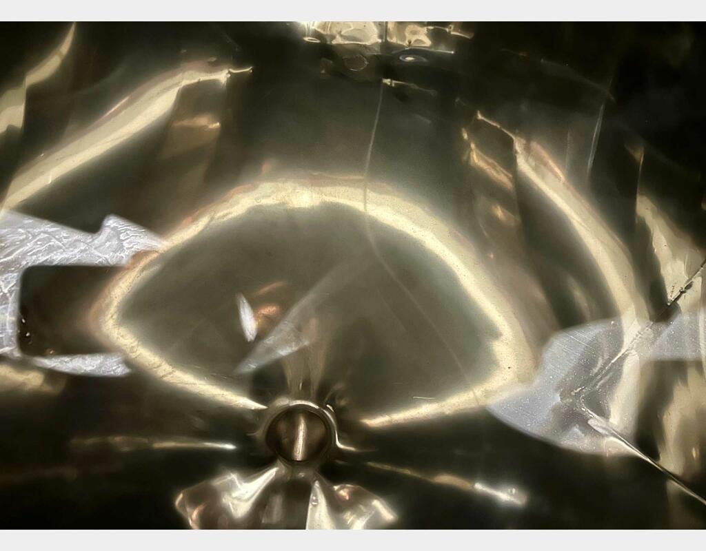 304 stainless steel bowl on legs with conical bottom - Floating top
