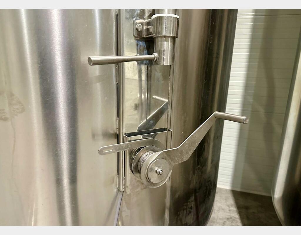 304 stainless steel tank with conical bottom on feet - Floating top