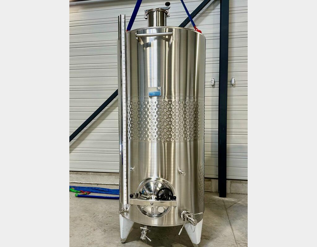 316L stainless steel tank - Honeycomb circuit - Curved bottom on closed feet