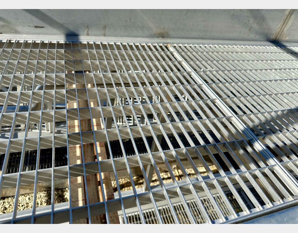 Stainless steel gangway - Stainless steel grating