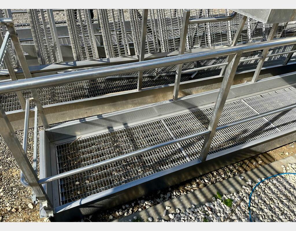 Stainless steel gangway - Stainless steel grating