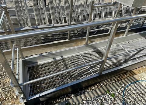 Stainless steel gangway - Stainless steel grating