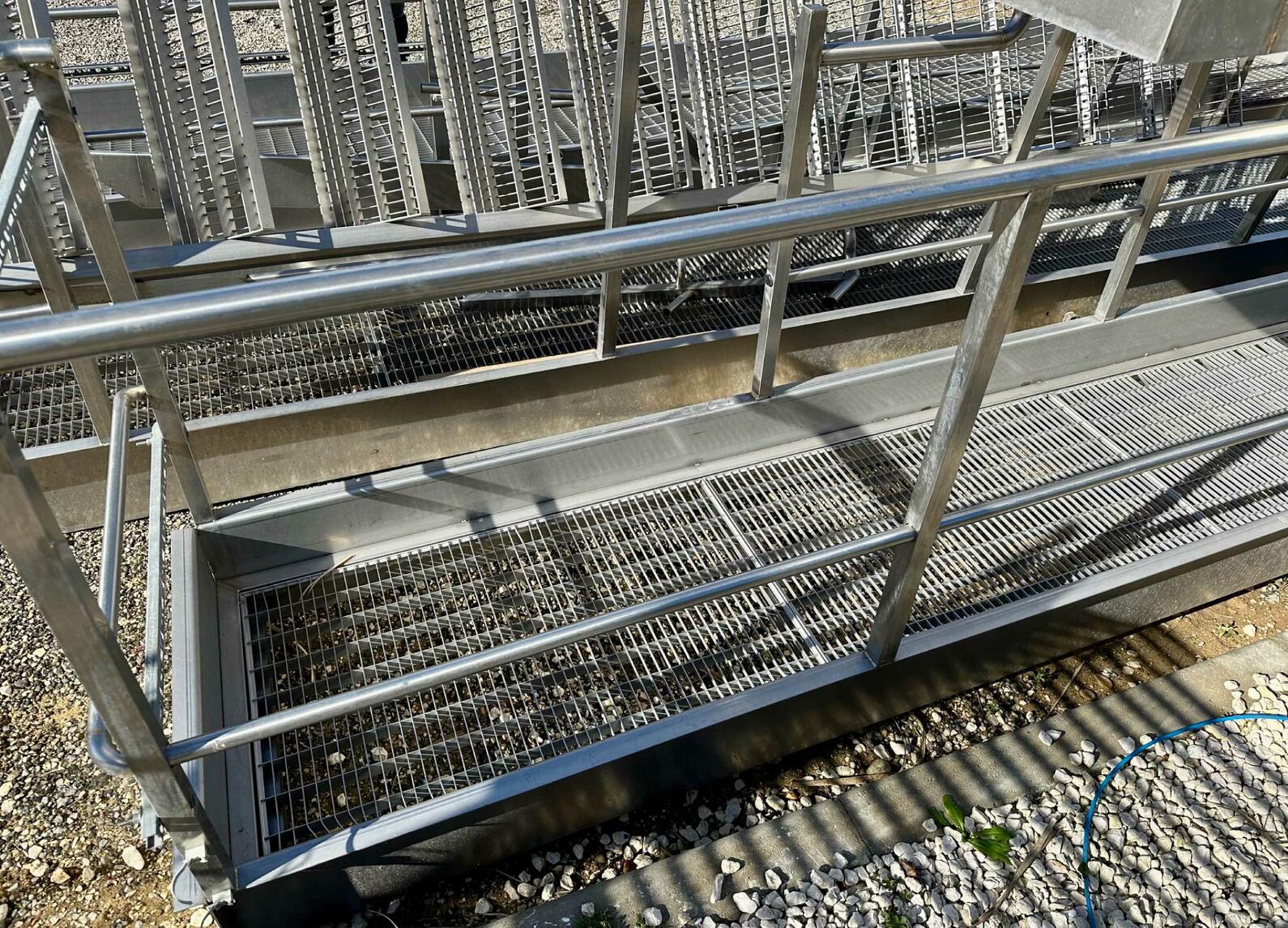 Stainless steel gangway - Stainless steel grating