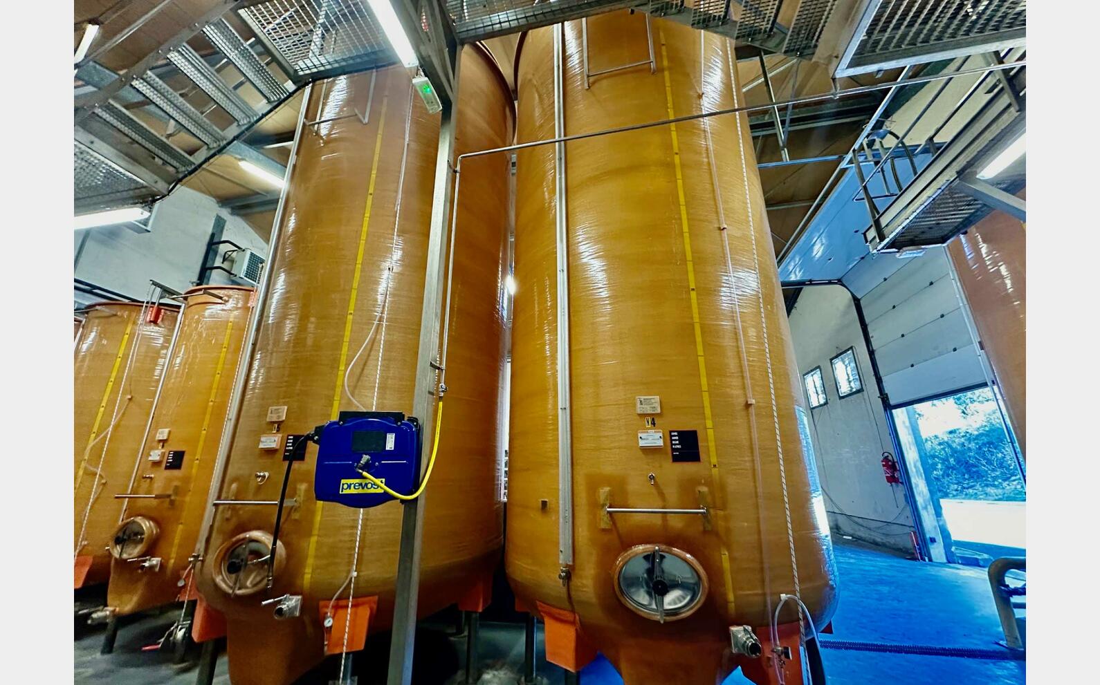 Cuve fibre - Chapeau flottant 250 HL (25 000 litres) VETRORESINA TOSCANA SNC