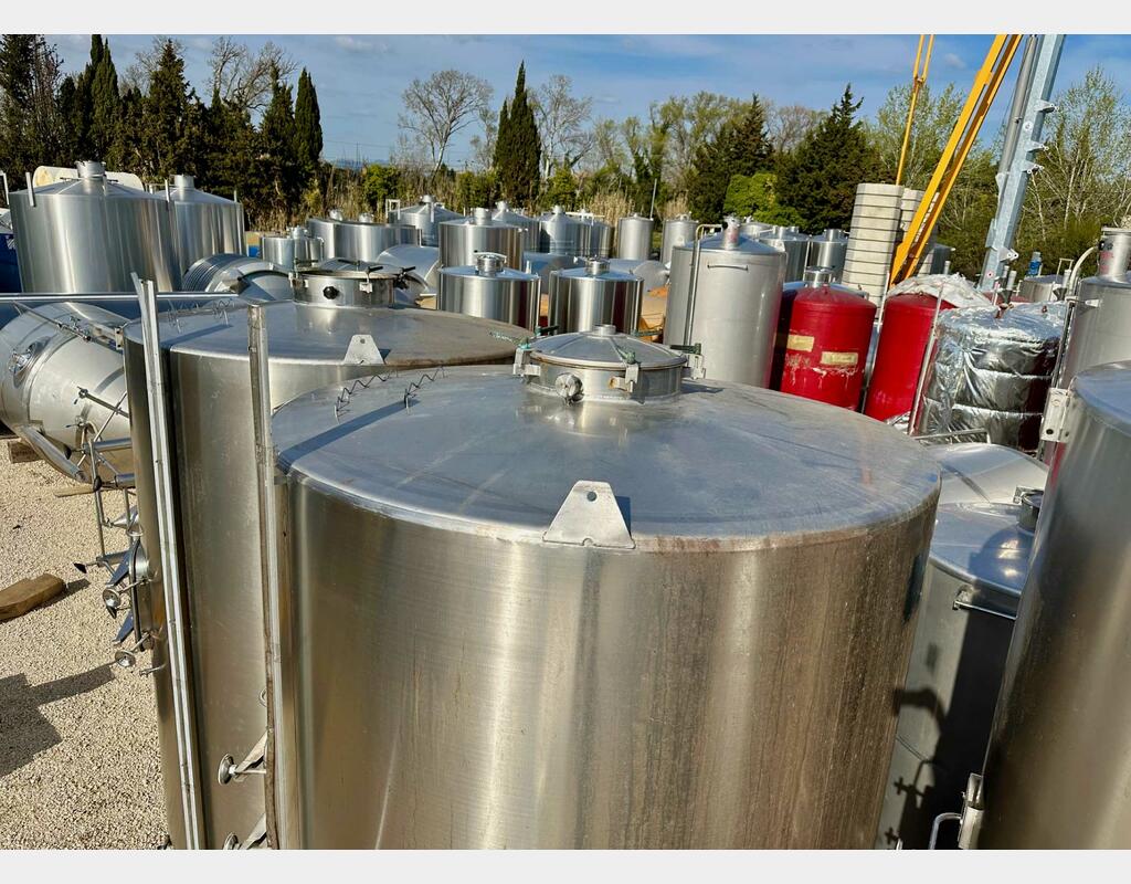 Stainless steel storage tank