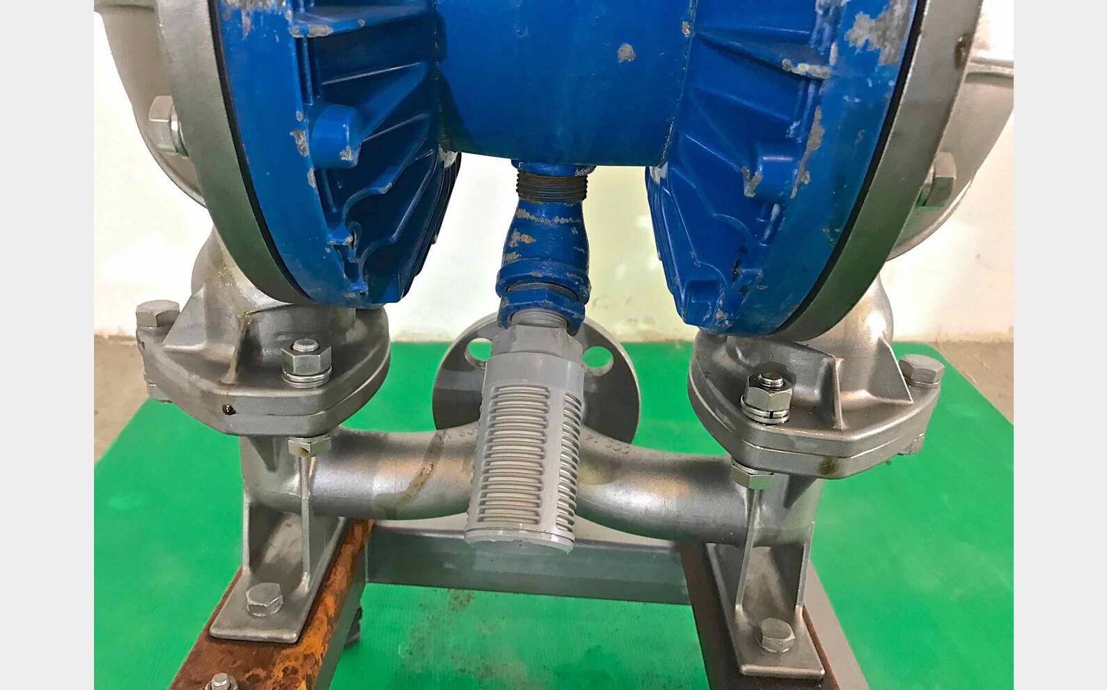 Pompe &agrave; membrane Ann&eacute;e : 2002