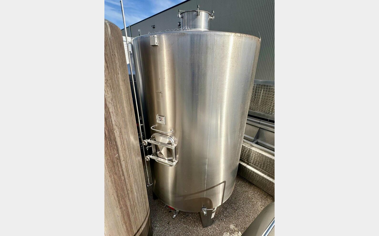 Ss tank - On legs 120 HL (12,000 liters) RURALINOX