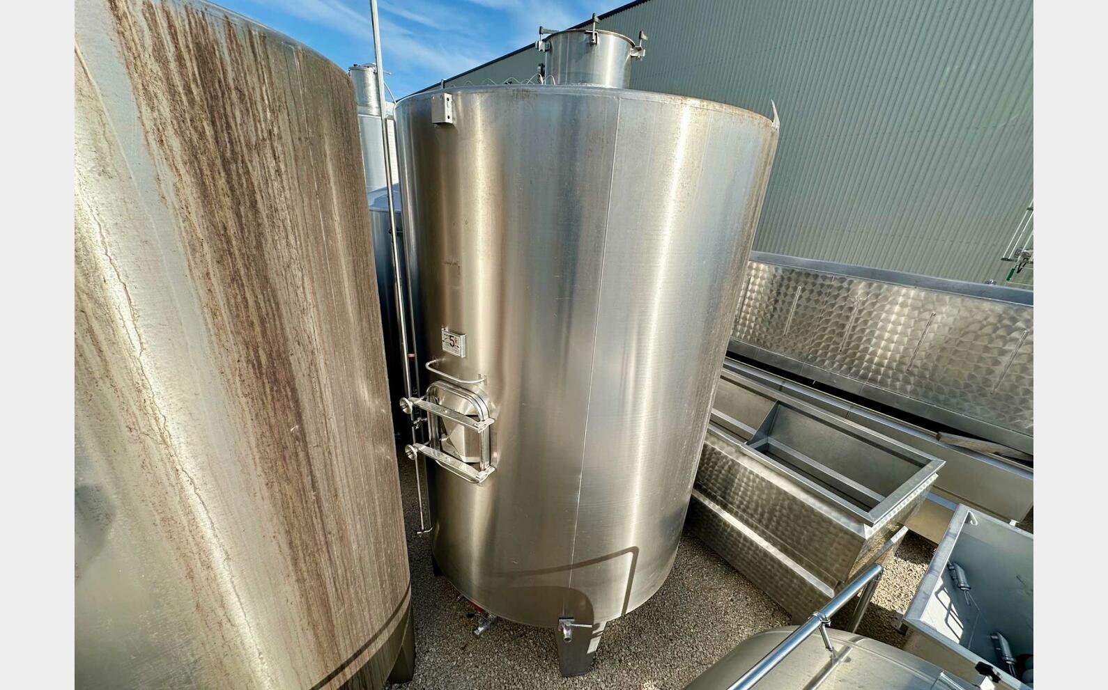 Ss tank - On legs 120 HL (12,000 liters) RURALINOX