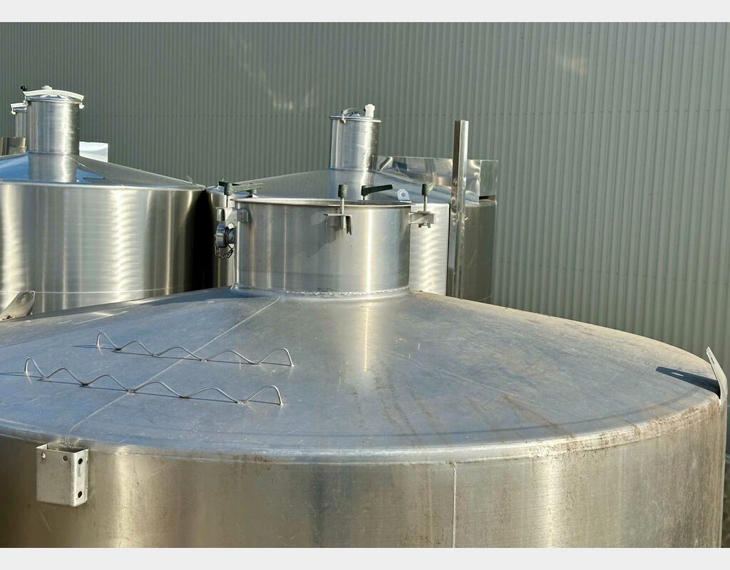 Stainless steel storage tank