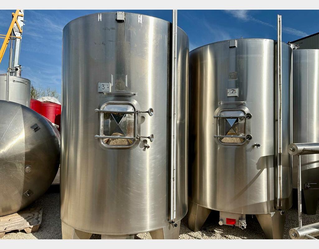 Stainless steel storage tank