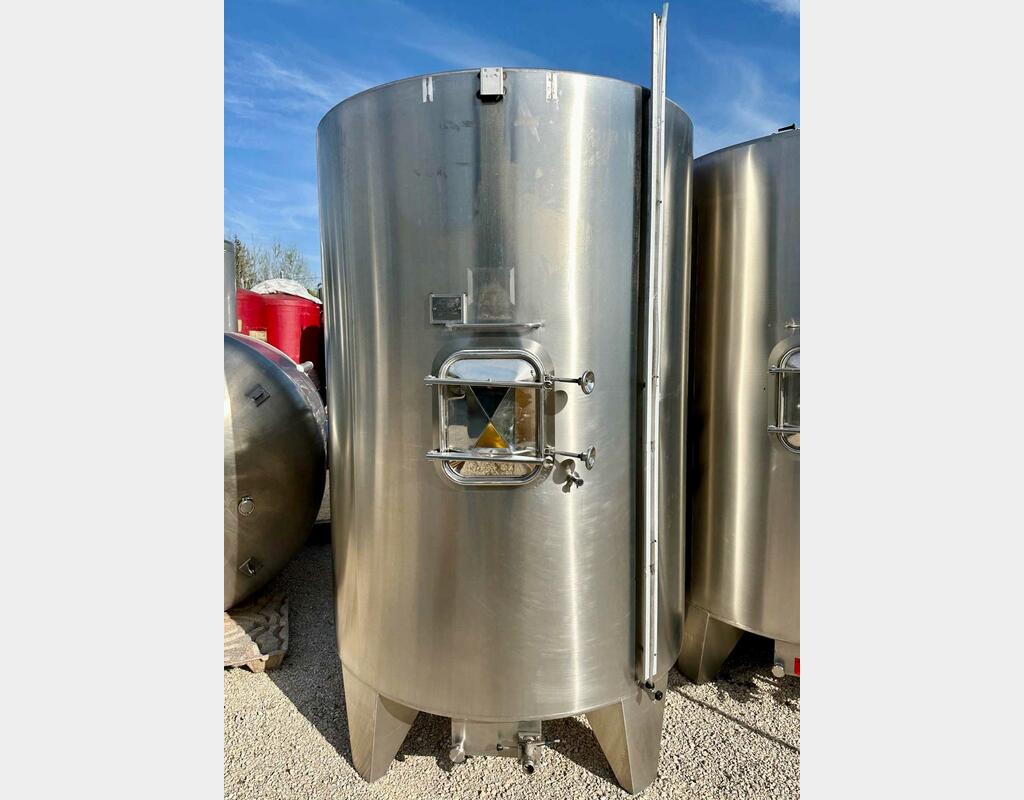 Stainless steel storage tank