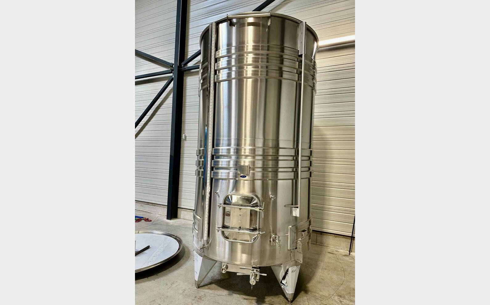 316L ss tank - Coil circuit 74.36 HL (7,436 litres) ARSILAC