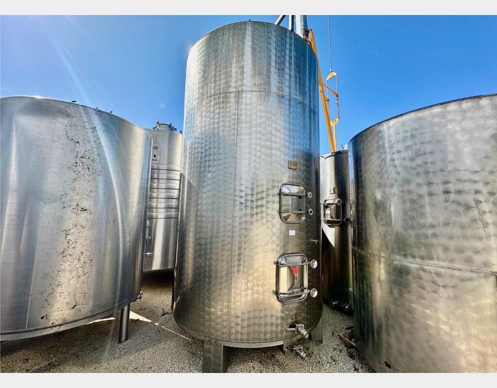304L stainless steel tank - Conical bottom 204 HL (20,400 litres) LAGOUARDE