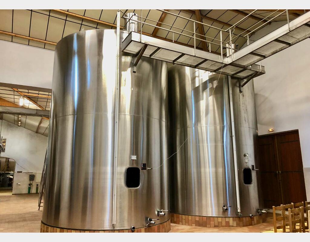 Cuve inox 304 - Ferm&eacute;e 715 HL (71 500 litres) VAUTIER