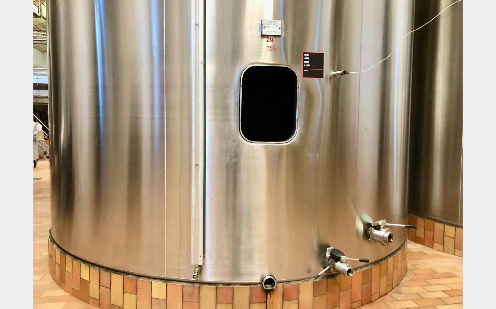304 ss tank - Closed 715 HL (71,500 Litres) VAUTIER