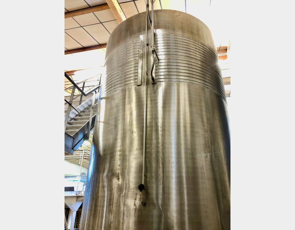 Stainless steel tank