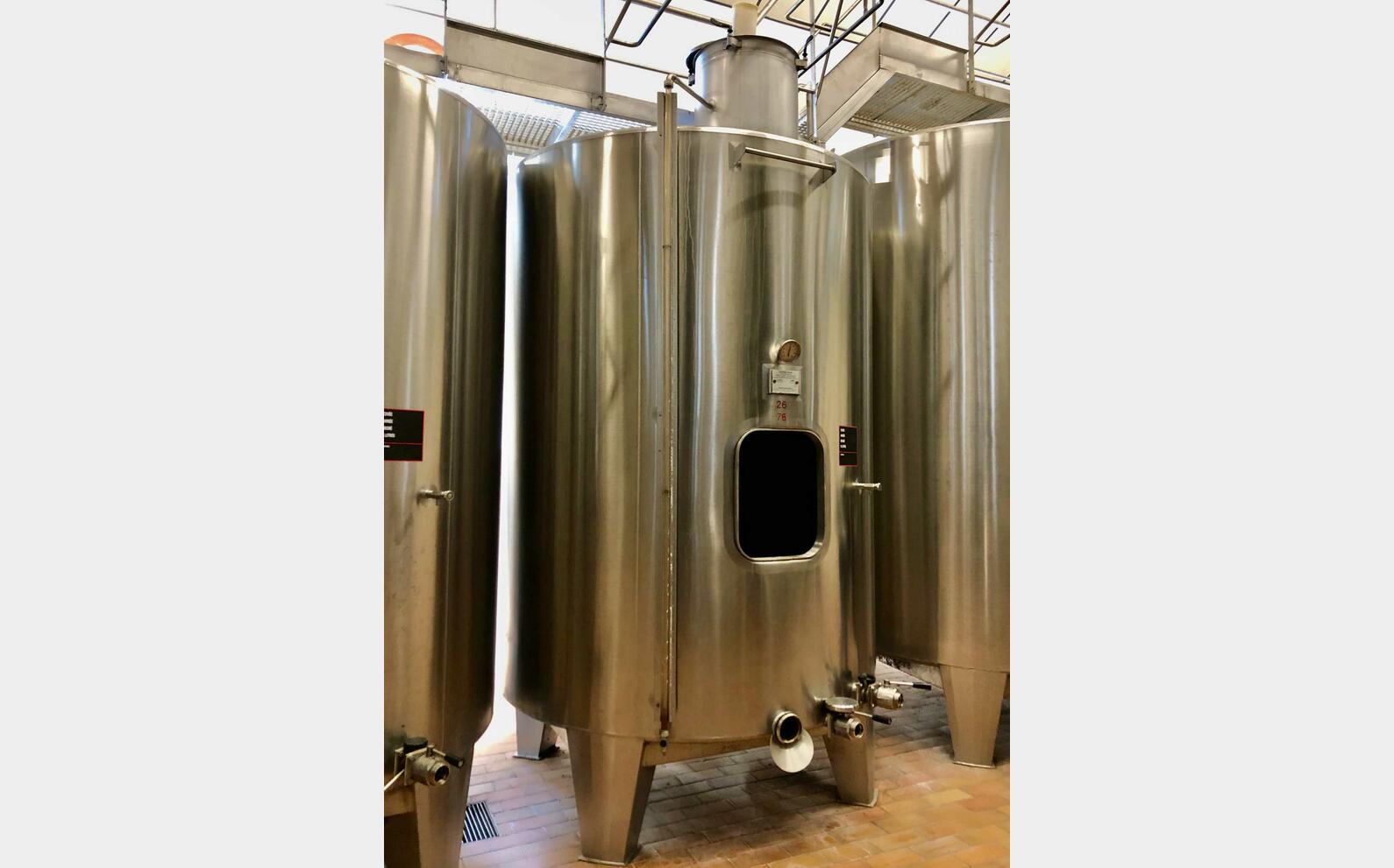 Closed 304 ss tank 76 HL (7 600 litres) VAUTIER