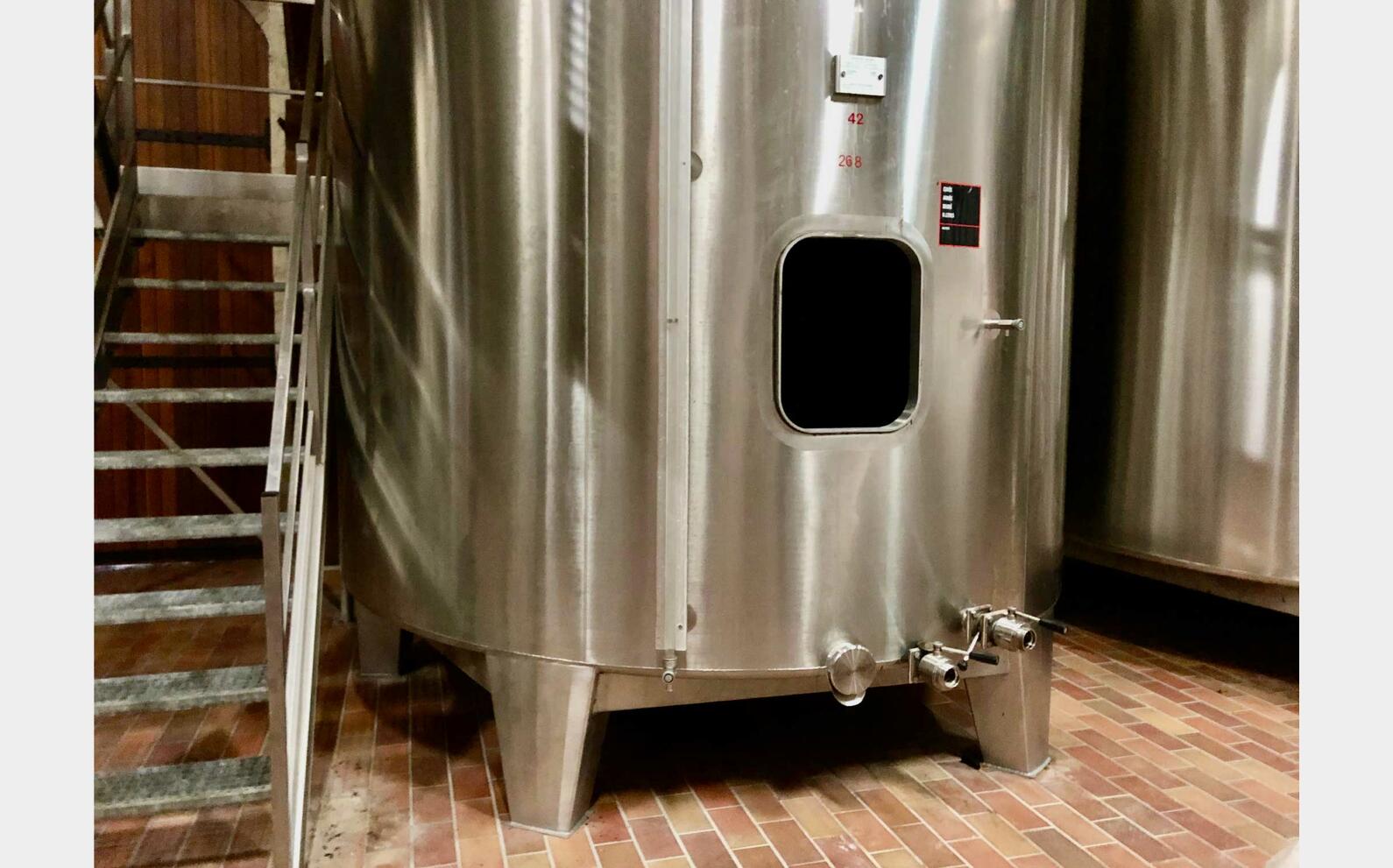 304 ss tank - Closed 268 HL (26,800 litres) VAUTIER