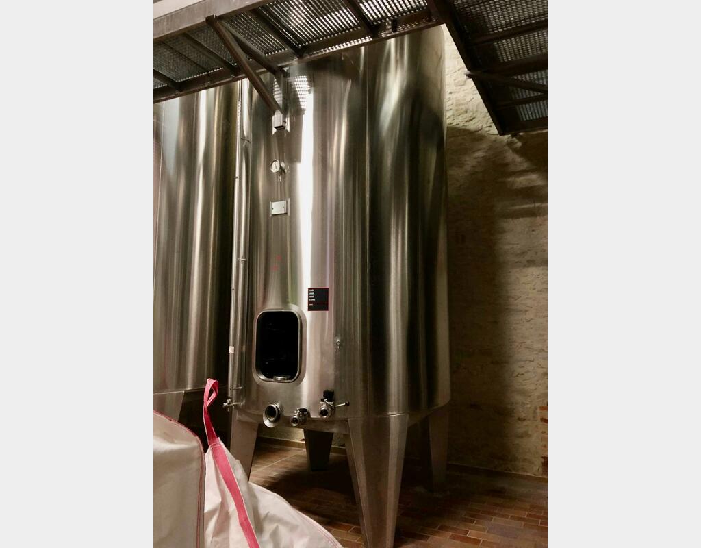 Stainless steel tank