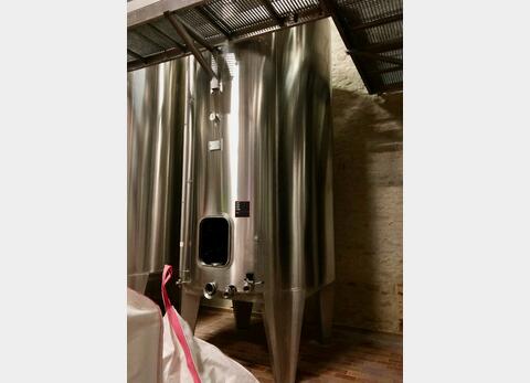 Stainless steel tank 133 HL (13,300 litres) VAUTHIER