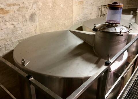 Stainless steel tank 133 HL (13,300 litres) VAUTHIER