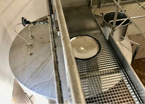 Closed 304 ss tank 156 HL (15 600 litres) VAUTIER