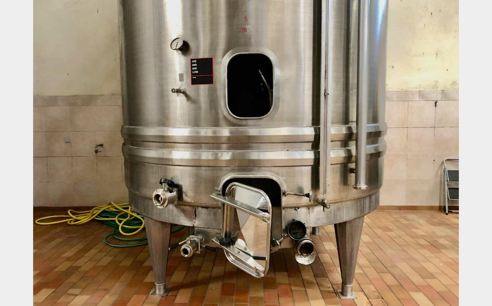 Stainless steel tank 214 HL (21,400 litres) VAUTIER