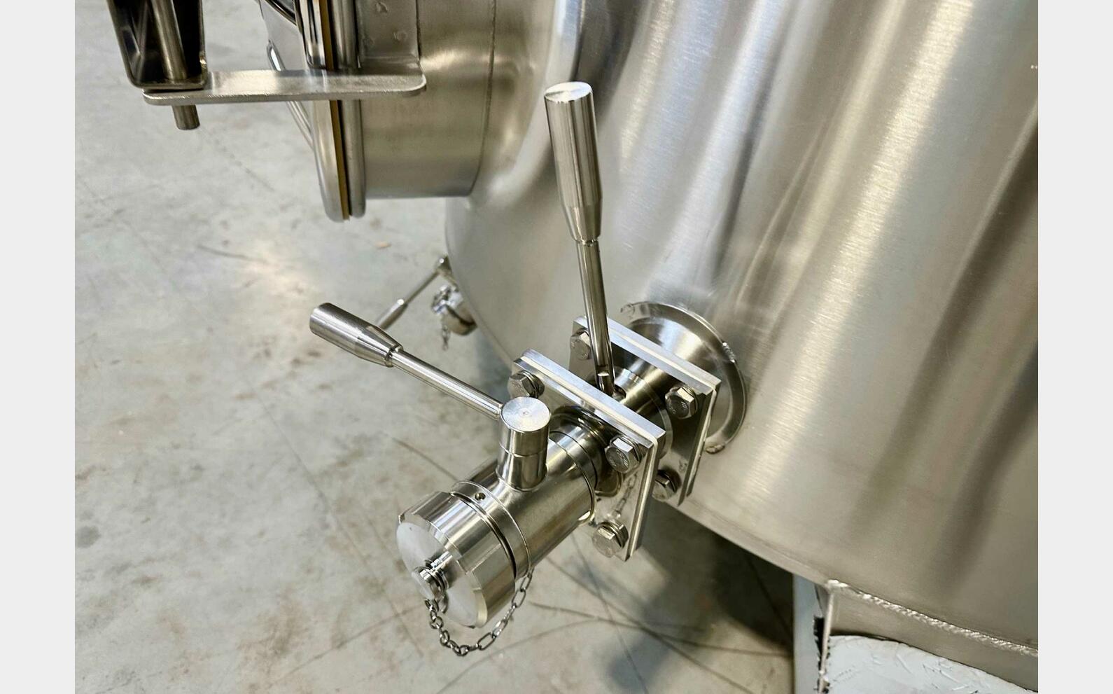 Cuve inox 316L - Circuit nid d'abeilles 21.3 HL (2 135 litres) ARSILAC
