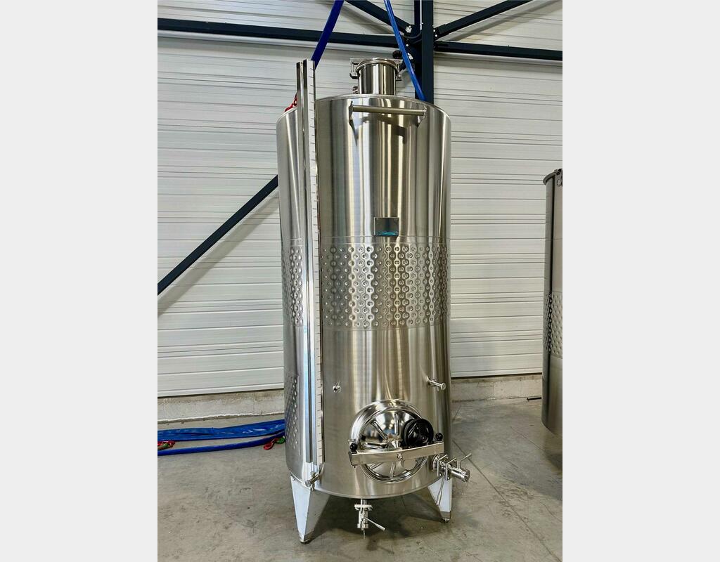 316L stainless steel tank - Honeycomb circuit - Curved bottom on closed feet