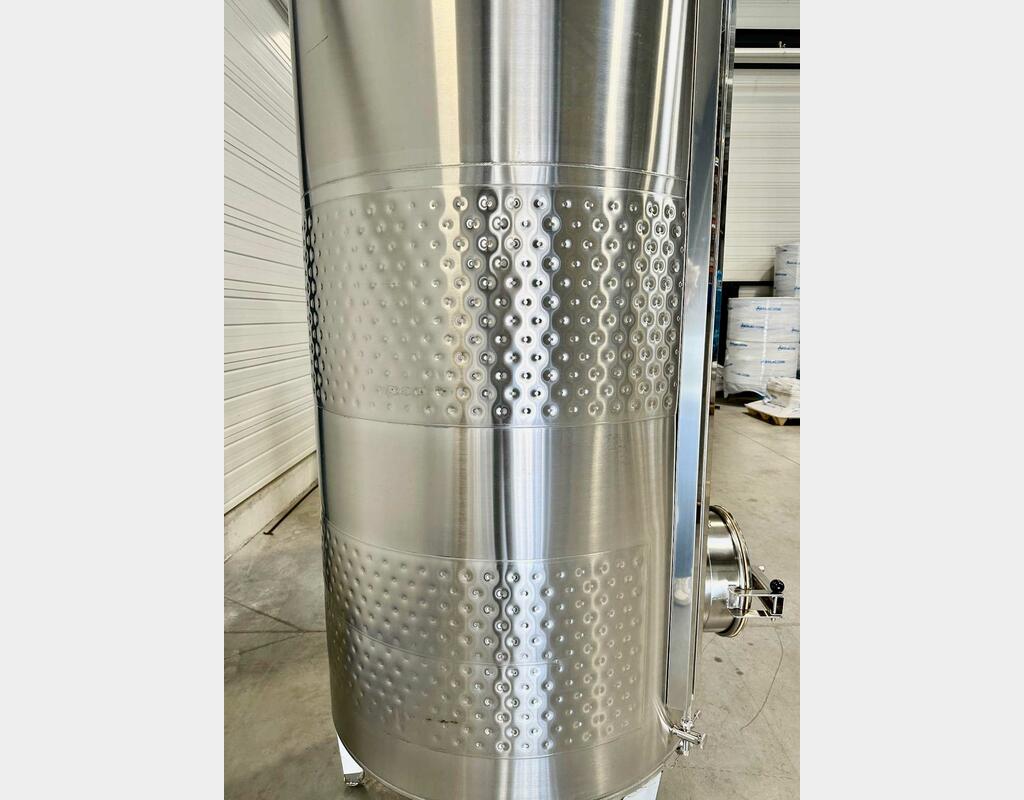 316L stainless steel tank - Honeycomb circuit - Curved bottom on closed feet