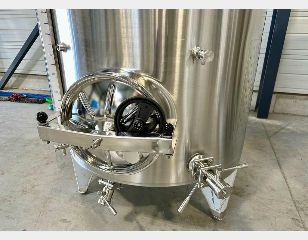 316L stainless steel tank - Honeycomb circuit - Curved bottom on closed feet