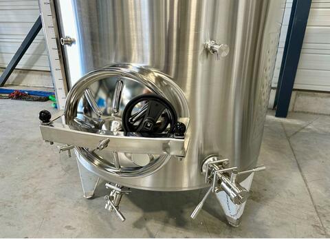 316L stainless steel tank - Honeycomb circuit - Curved bottom on closed feet