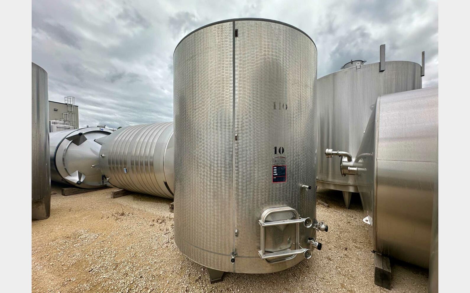 Stainless steel tank - On feet 110 HL (11,000 litres) SCHEIBER