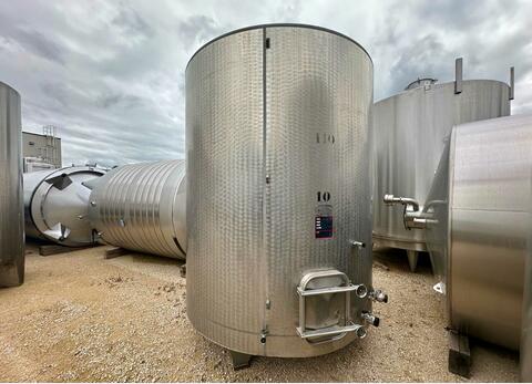 Closed stainless steel tank on feet - Flat sloping bottom