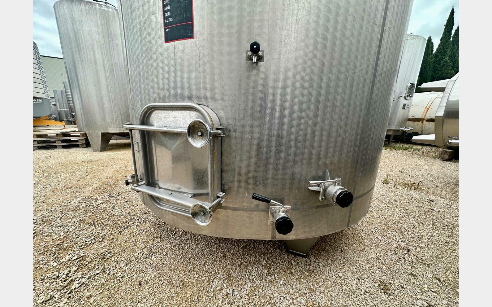 Stainless steel tank - On feet 110 HL (11,000 litres) SCHEIBER