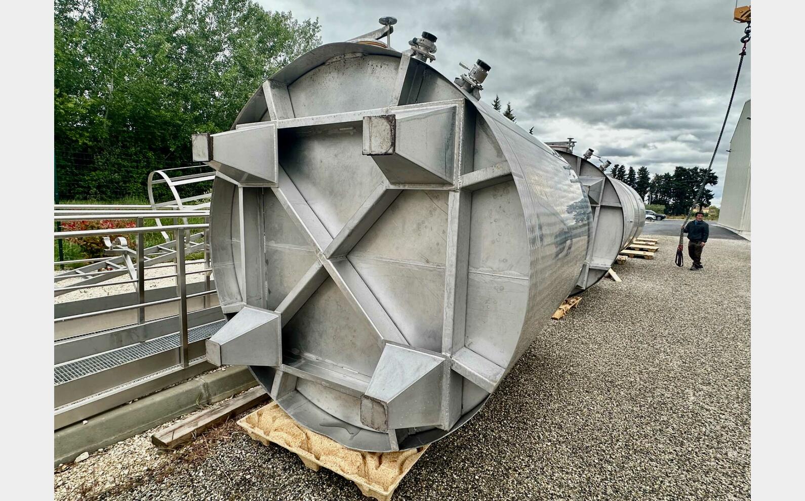 Stainless steel tank - On feet 110 HL (11,000 litres) SCHEIBER