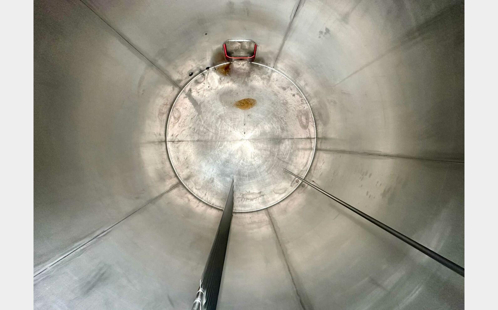 Stainless steel tank - On feet 110 HL (11,000 litres) CTI