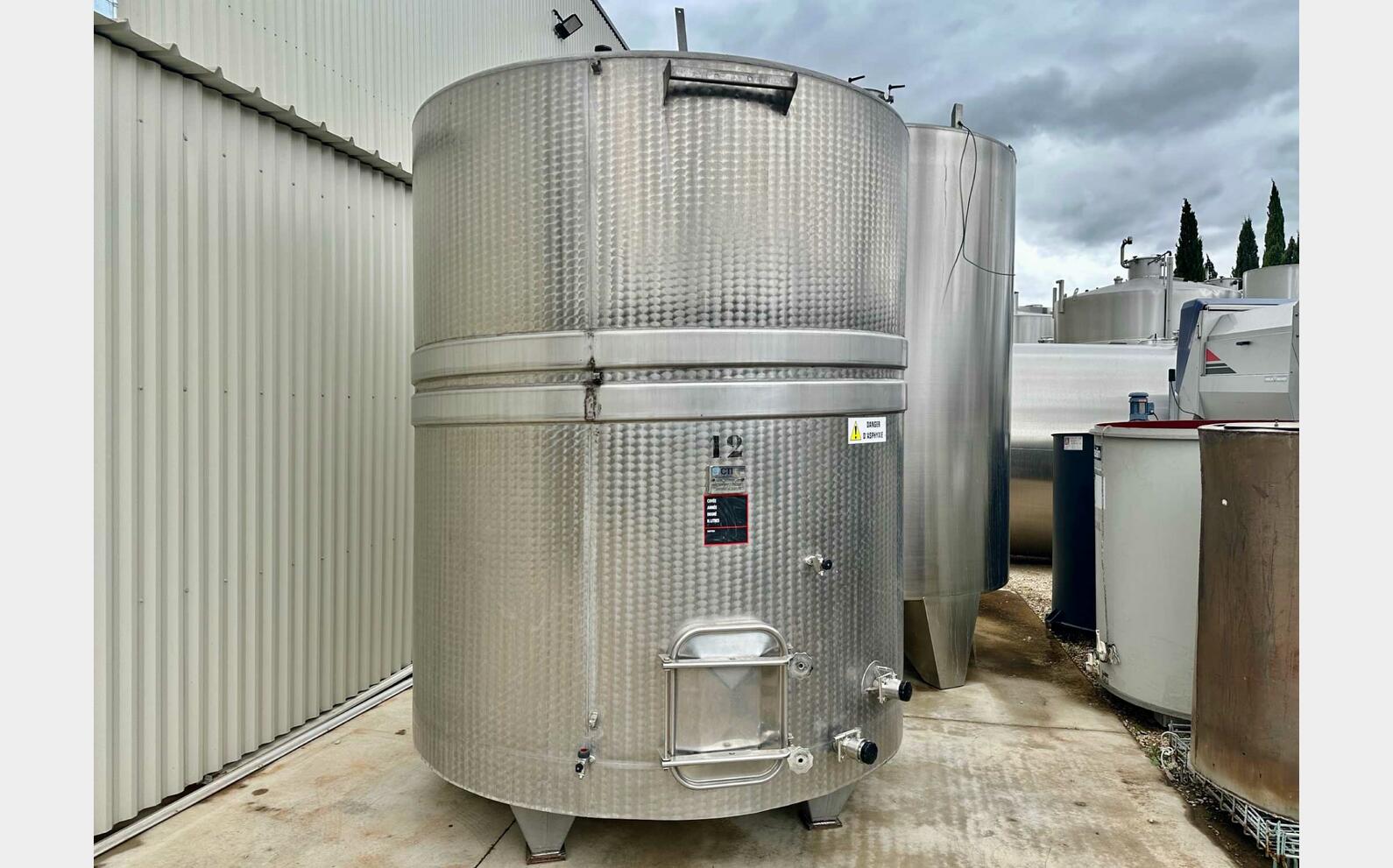 Cuve inox - Sur pieds 110 HL (11 000 litres) CTI