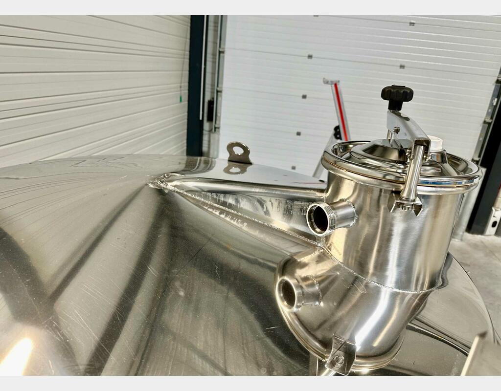 316L stainless steel tank - Honeycomb circuit - Curved bottom on closed feet