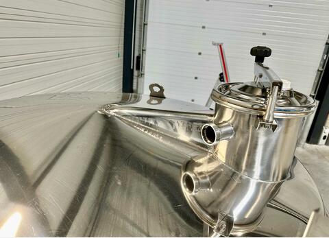 316L stainless steel tank - Honeycomb circuit - Curved bottom on closed feet