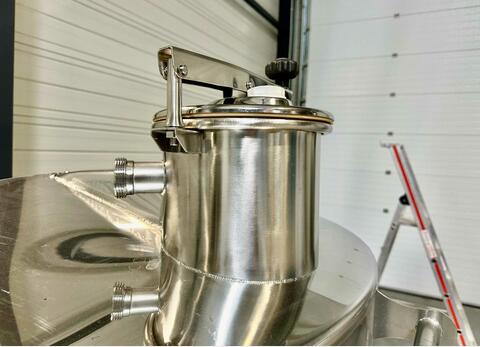 316L stainless steel tank - Honeycomb circuit - Curved bottom on closed feet