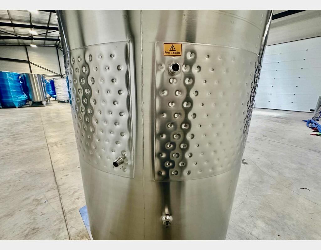 316L stainless steel tank - Honeycomb circuit - Curved bottom on closed feet