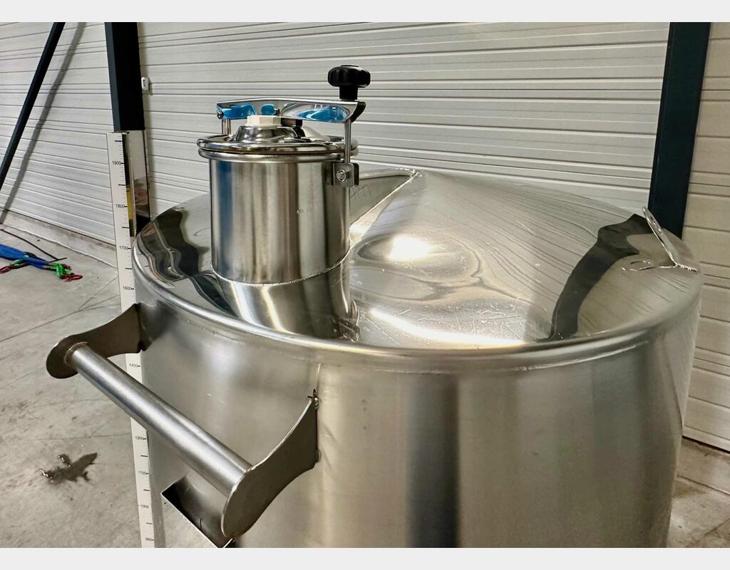 316L stainless steel tank - Honeycomb circuit - Curved bottom on closed feet