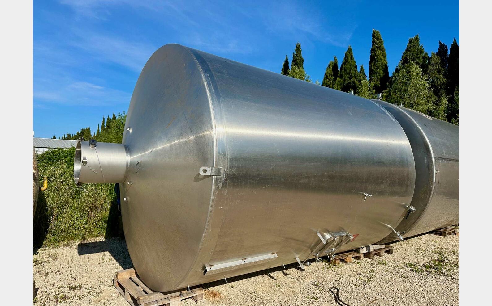 304 ss tank - Flat sloping bottom 300 HL (30,000 litres) PIERRE GUERIN