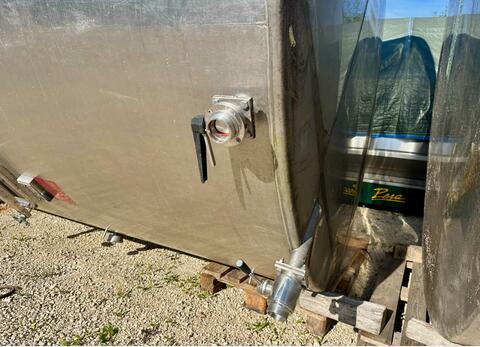 Cuve inox 304 - Fond plat inclin&eacute; 300 HL (30 000 litres) PIERRE GUERIN