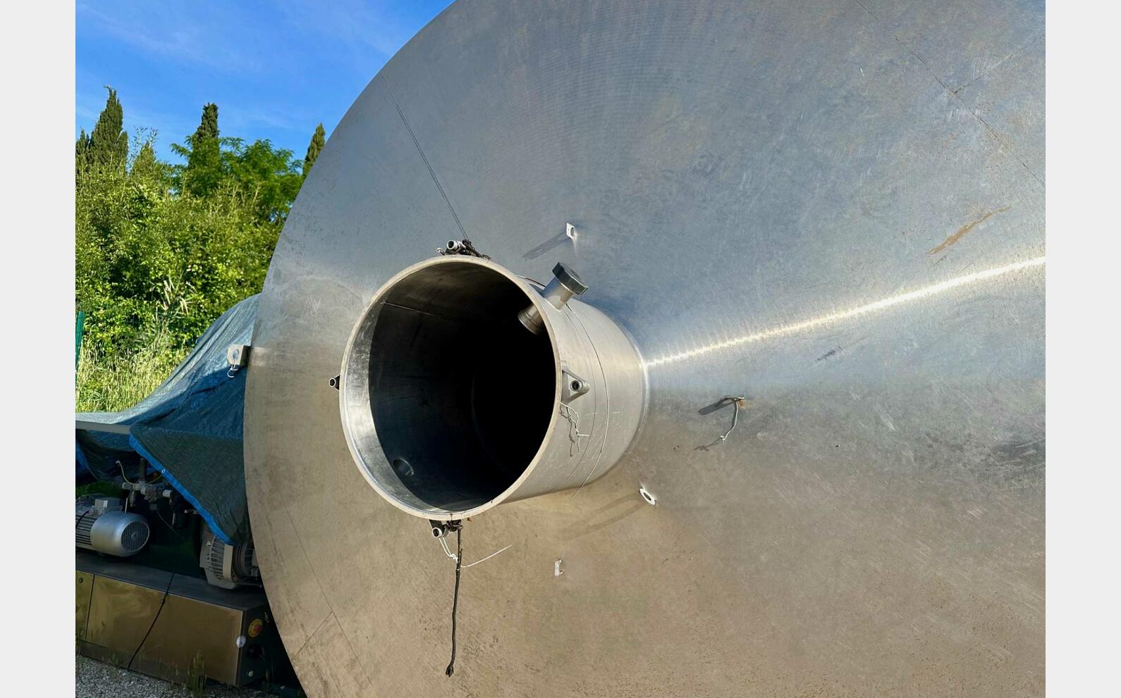 Cuve inox 304 - Fond plat inclin&eacute; 300 HL (30 000 litres) PIERRE GUERIN