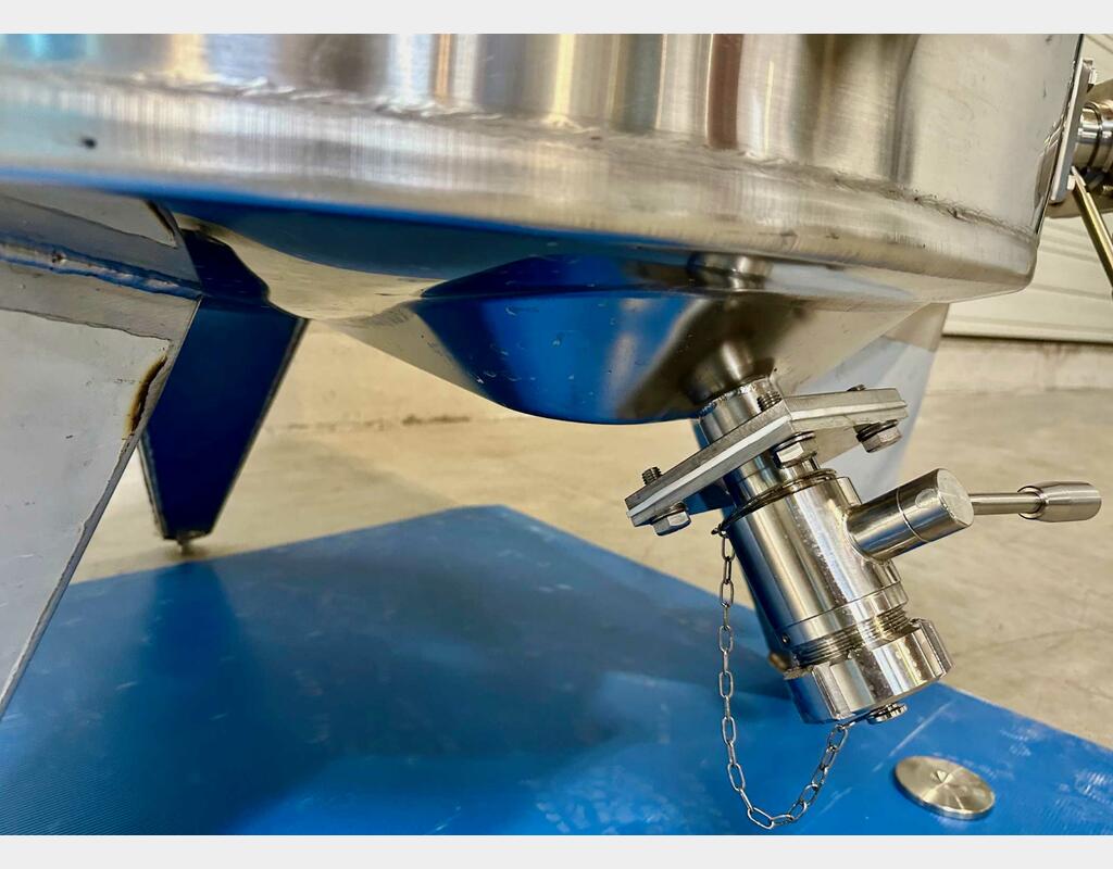 Cuve inox 316L - Circuit nid d'abeilles - Fond bombé sur pieds fermée